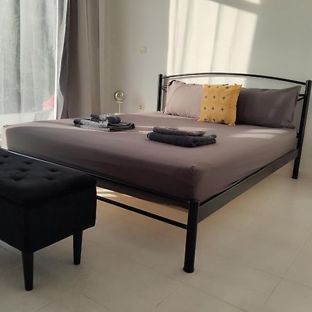 Studios Poseidonia Apartments 50 & 70 Sqm With Sea View Corinth Εξωτερικό φωτογραφία