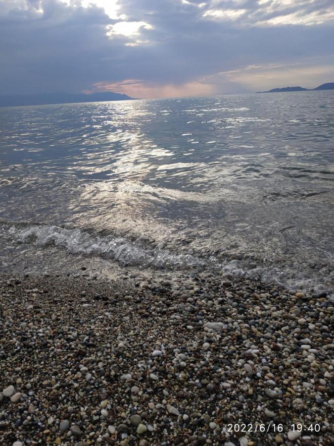Studios Poseidonia Apartments 50 & 70 Sqm With Sea View Corinth Εξωτερικό φωτογραφία