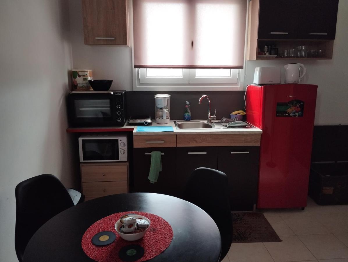 Studios Poseidonia Apartments 50 & 70 Sqm With Sea View Corinth Εξωτερικό φωτογραφία